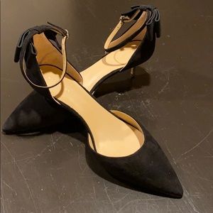 NWOT BR black metallic kitten heel pump.  9.5